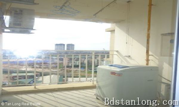 Nice apartment for rent in 713 Lac Long Quan street 1