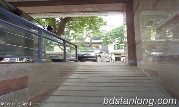 Nice apartment for rent in Hai Ba Trung street, Hoan Kiem district 2
