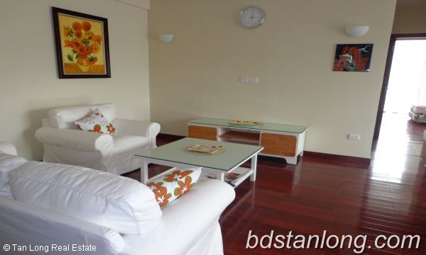 Nice apartment for rent in Hai Ba Trung street, Hoan Kiem district 6