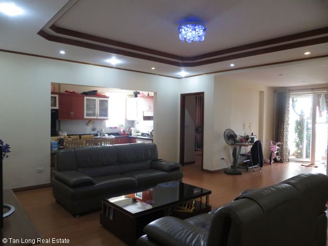 Nice apartment for rent in N05 Trung Hoa Nhan Chinh with 3 bedrooms 1