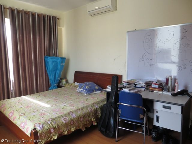 Nice apartment for rent in N05 Trung Hoa Nhan Chinh with 3 bedrooms 4
