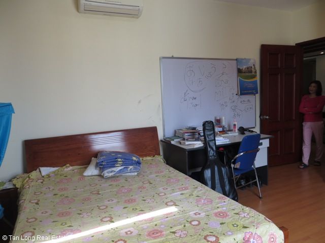 Nice apartment for rent in N05 Trung Hoa Nhan Chinh with 3 bedrooms 5