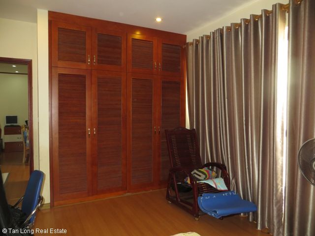 Nice apartment for rent in N05 Trung Hoa Nhan Chinh with 3 bedrooms 6