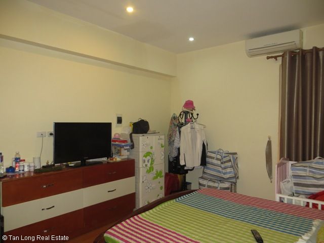 Nice apartment for rent in N05 Trung Hoa Nhan Chinh with 3 bedrooms 9