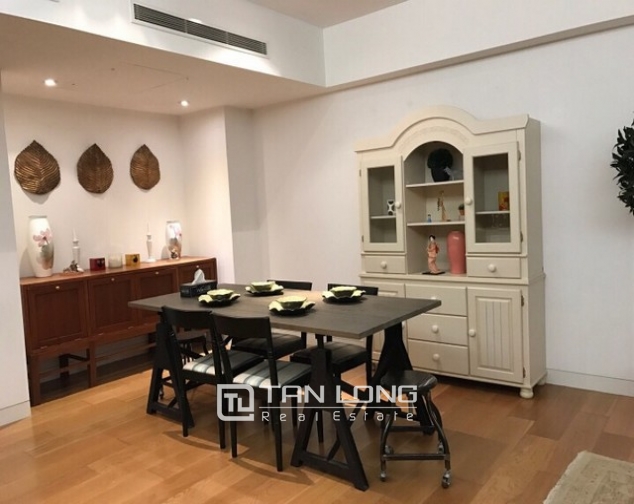 Nice apartment in Indochina Plaza, Cau Giay district, Hanoi for lease 3
