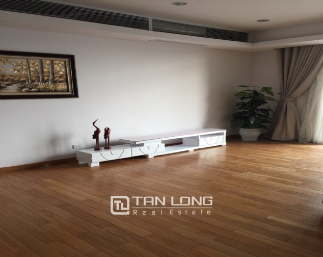 Nice apartment with 2 beds for rent in Dolphin Plaza, Hanoi 3