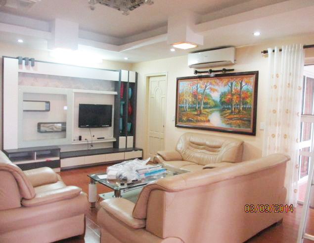 Nice corner apartment for sale in Lang Ha 101 Tower, Dong Da district, Hanoi.