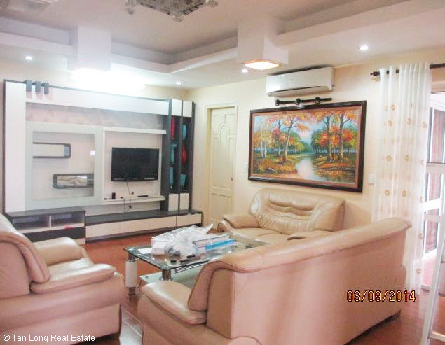 Nice corner apartment for rent in Lang Ha 101 Tower, Dong Da district, Hanoi. 2