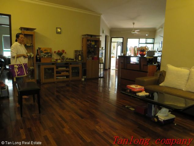 Nice fully furnished 3 bedroom apartment in 17T5, Trung Hoa Nhan Chinh, Cau Giay district 4