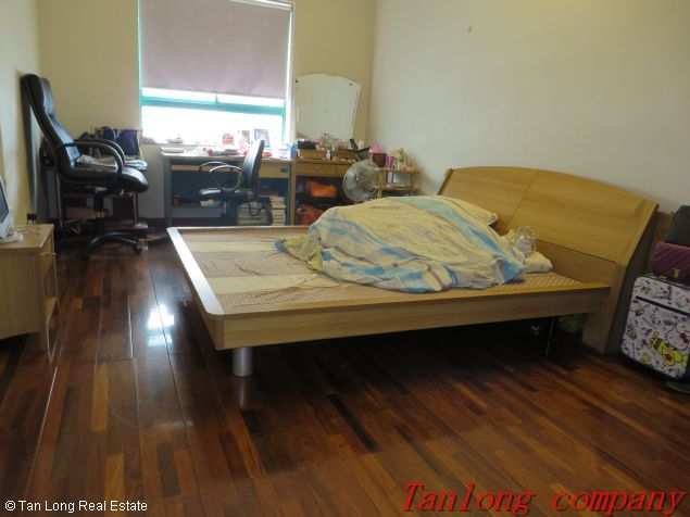Nice fully furnished 3 bedroom apartment in 17T5, Trung Hoa Nhan Chinh, Cau Giay district 9