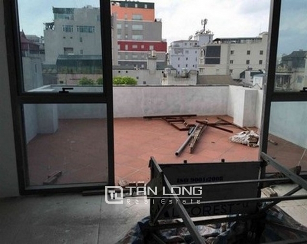 Nice office buliding with 8 stories for lease in Tran Nhan Tong street 4