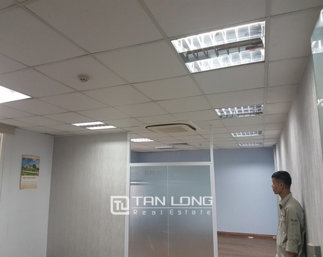 Nice office in Lang Ha street, Dong Da district, Hanoi for rent 5