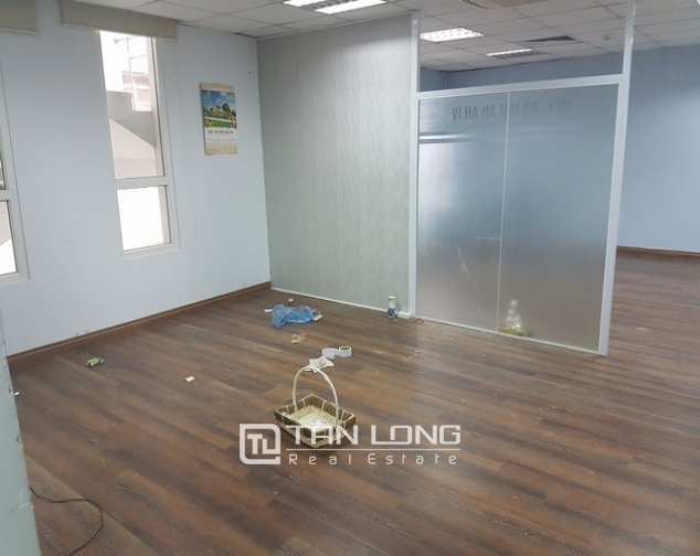 Nice office in Lang Ha street, Dong Da district, Hanoi for rent 2