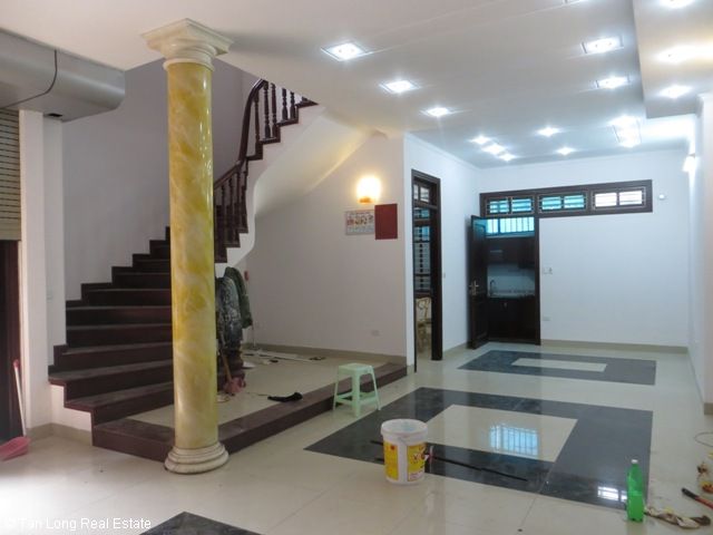 Nice refurbished unfurnished 6 bedroom corner house for rent in My Dinh 1, Nam Tu Liem district 2