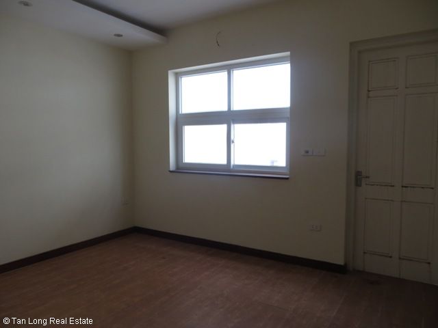 Nice unfurnished 5 bedroom house for rent on Xuan Thuy street, Cau Giay district 2