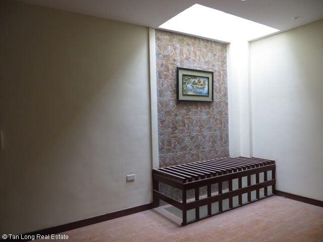 Nice unfurnished 5 bedroom house for rent on Xuan Thuy street, Cau Giay district 5