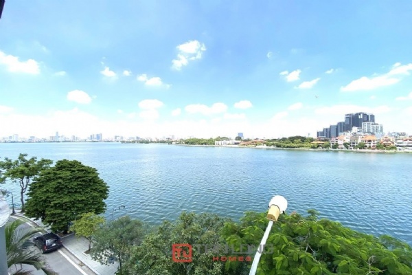 Nice West lake view 2 bedroom apartment in Tu Hoa for rent. 