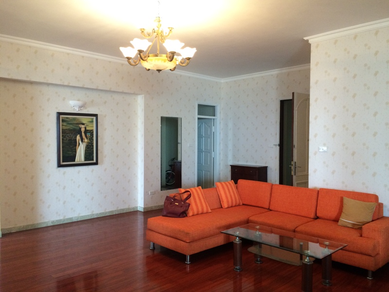 Nicely furnished 3 bedroom apartment to lease in 34T Trung Hoa Nhan Chinh urban, Cau Giay
