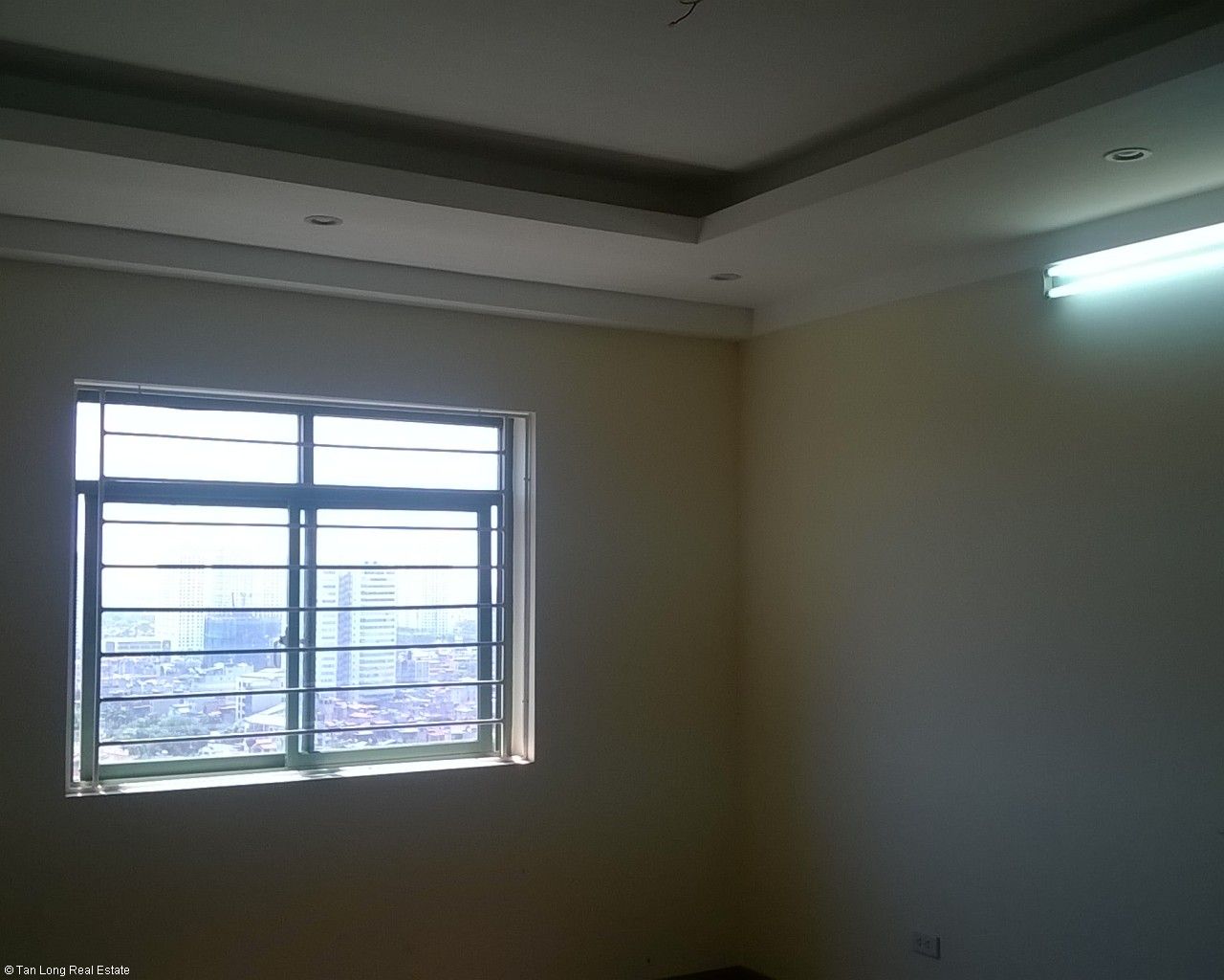 Non-equipped penthouse for rent in Skylight building, Hai Ba Trung district, Hanoi 4