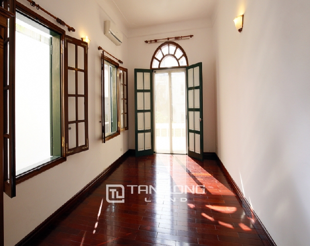 Old French villa for lease in alley 20, Tay Ho Distr 10