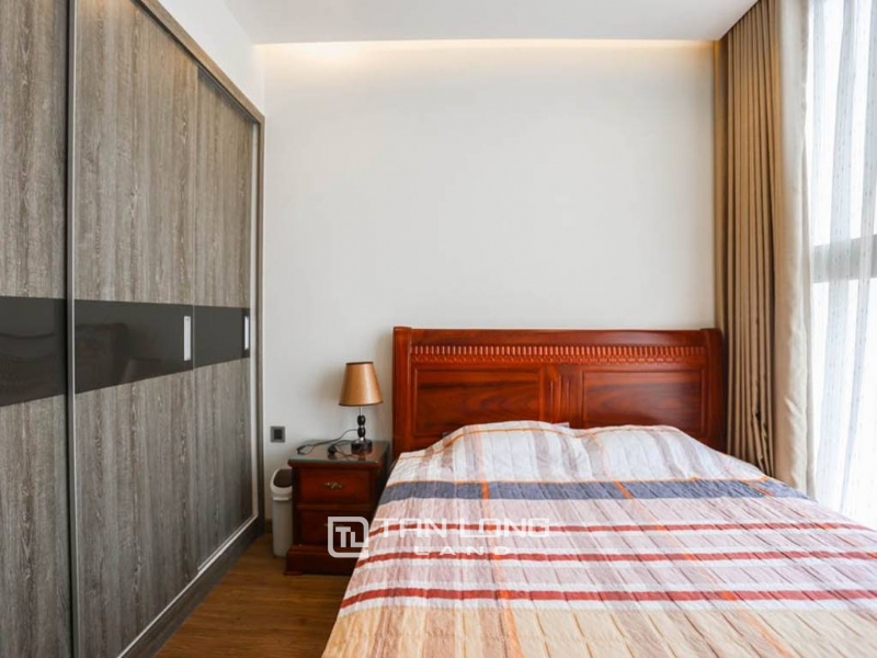 Old - style 1 bedroom for rent in M2 Vinhomes Metropolis 11