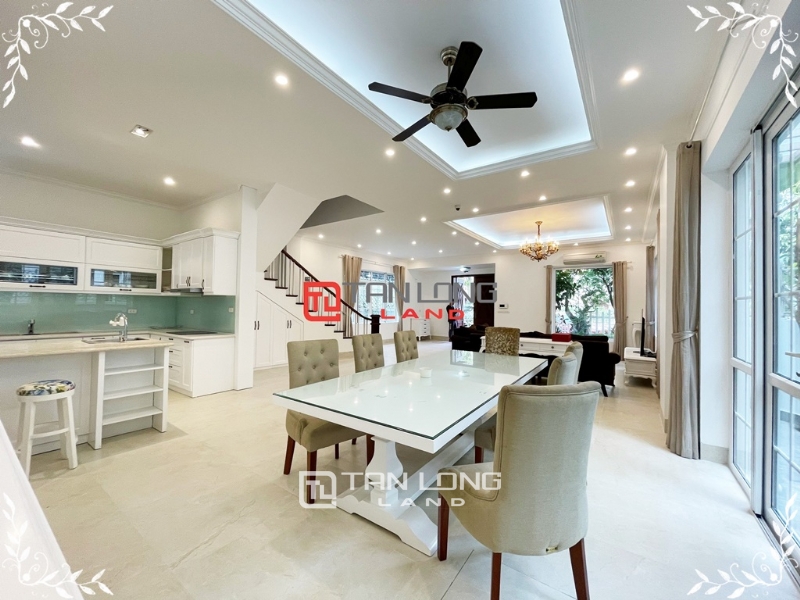 Outstanding Location, Luxurious Renovation in Central Vinhome Riverside Axis 6