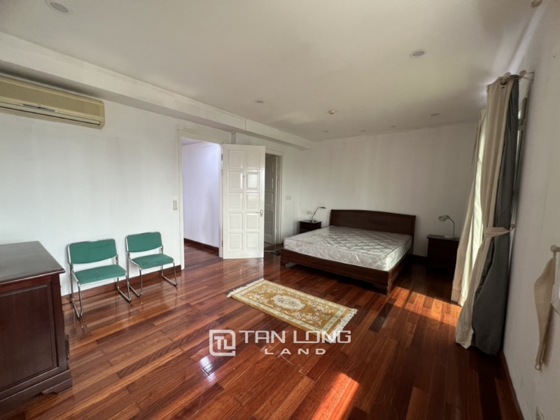 Pretty 3 - bedroom apartment in E5 Ciputra for lease 13