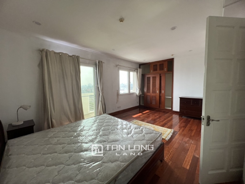 Pretty 3 - bedroom apartment in E5 Ciputra for lease 14