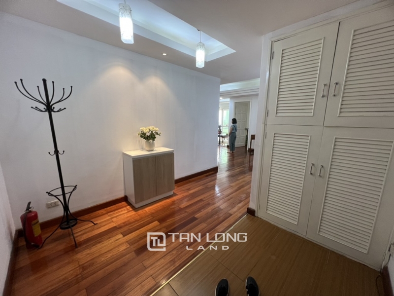 Pretty 3 - bedroom apartment in E5 Ciputra for lease 19