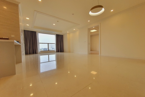 Rare un-furniture 3BRs apartment for rent in 901B Building Starlake uraban City