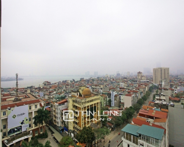 Reasonable 2 bedroom apartment for rent in Watermark, Lac Long Quan 9