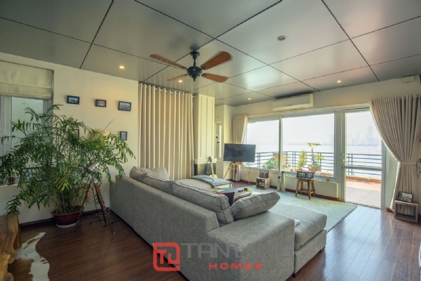 Reasonable price and Lake view 3 bedroom apartment in Tu Hoa to rent. 
