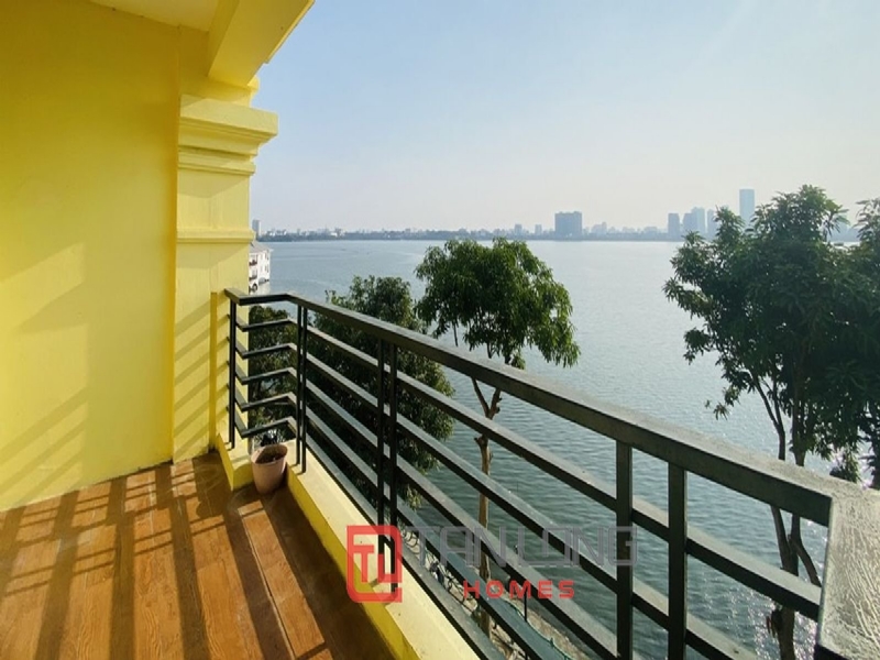 Reasonable price and Lake view 3 bedroom apartment in Tu Hoa to rent. 1