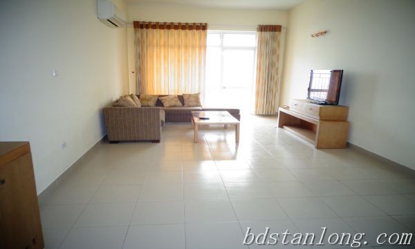 Rental apartment with 03 bedrooms in 713 Lac Long Quan street