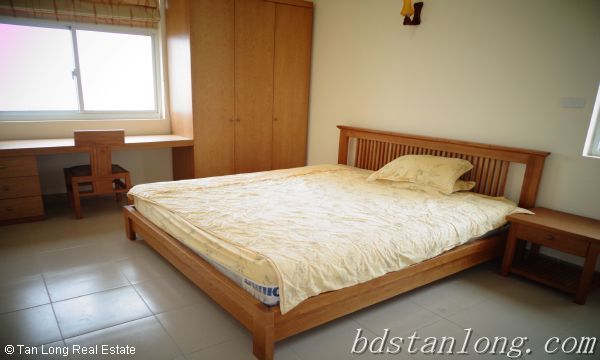 Rental apartment with 03 bedrooms in 713 Lac Long Quan street 6