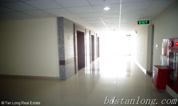 Rental apartment with 03 bedrooms in 713 Lac Long Quan street 10