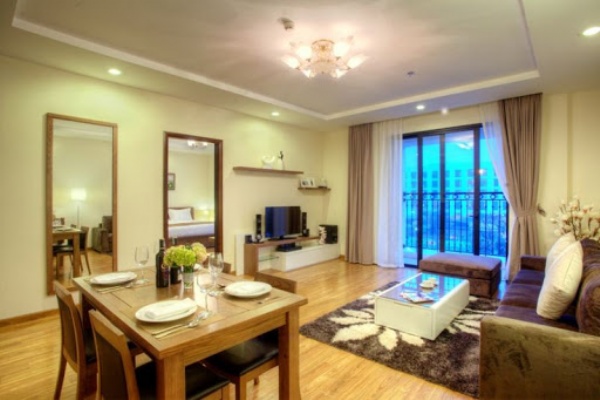 Rental luxury apartment in D2 apartment at Giang Vo S: 130 m2, 3 bedrooms, lake view, price 14 million VND / month