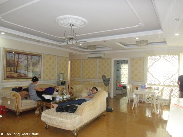 Renting 03 beautiful bedroom apartment in N05-Trung Hoa,Nhan Chinh,Hoang dao Thuy, Ha Noi 2