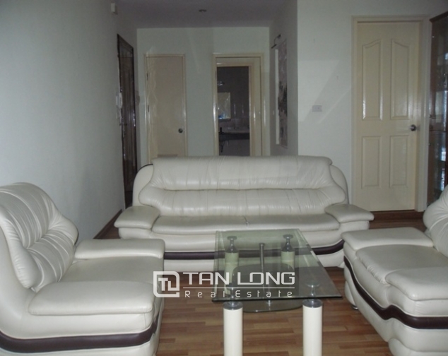 Renting 3 bedroom apartment in 15-17 Ngoc Khanh, Ba Dinh district 1