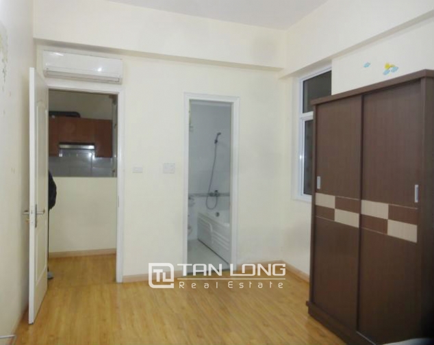 Renting 3 bedroom apartment in 713 Lac Long Quan, Tay Ho, Hanoi 3