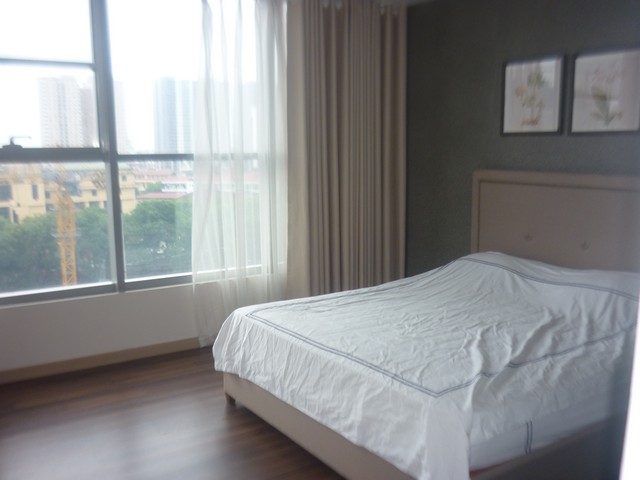 Renting 3 bedroom apartment in Thang Long Number One, modern furniture