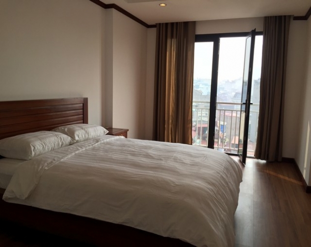 Renting 70m2 serviced apartment with 2 bedrooms in Ly Nam De street, Hoan Kiem dist 3