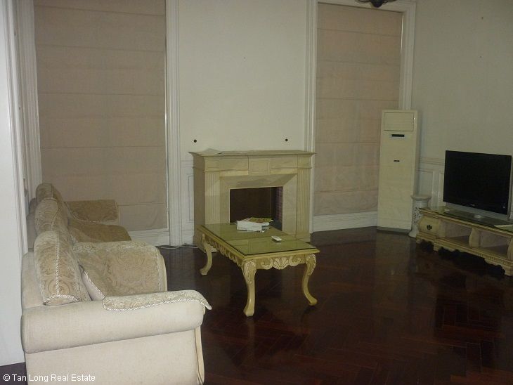 Renting a bright fully furnished 4 bedroom apartment in West building of The Manor, Me Tri, Nam Tu Liem district 4