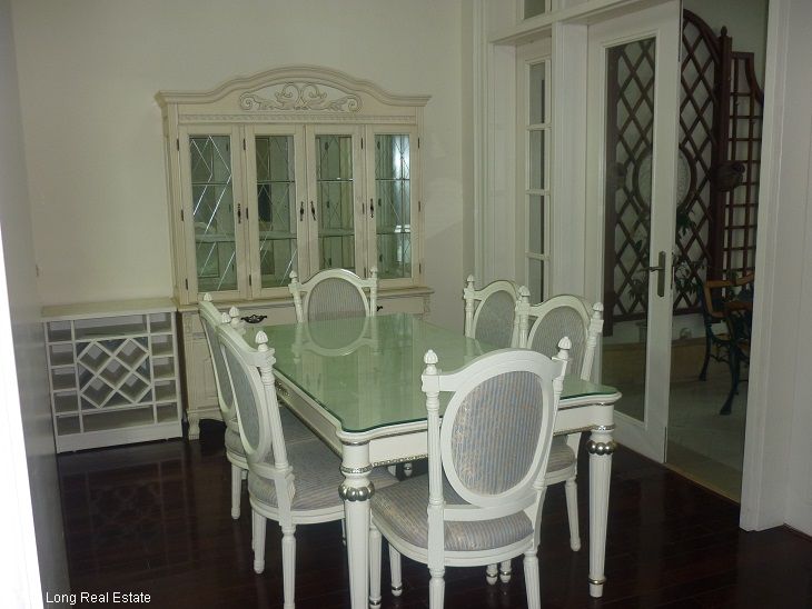 Renting a bright fully furnished 4 bedroom apartment in West building of The Manor, Me Tri, Nam Tu Liem district 6
