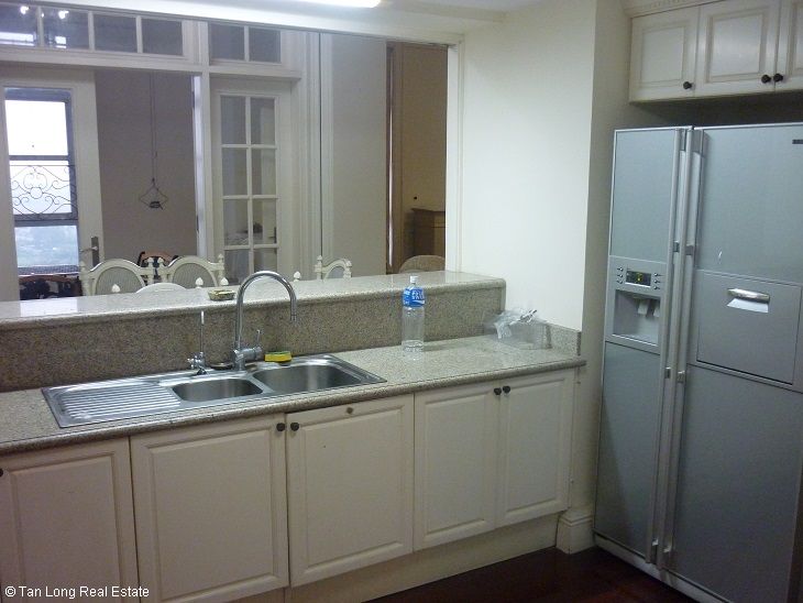 Renting a bright fully furnished 4 bedroom apartment in West building of The Manor, Me Tri, Nam Tu Liem district 8