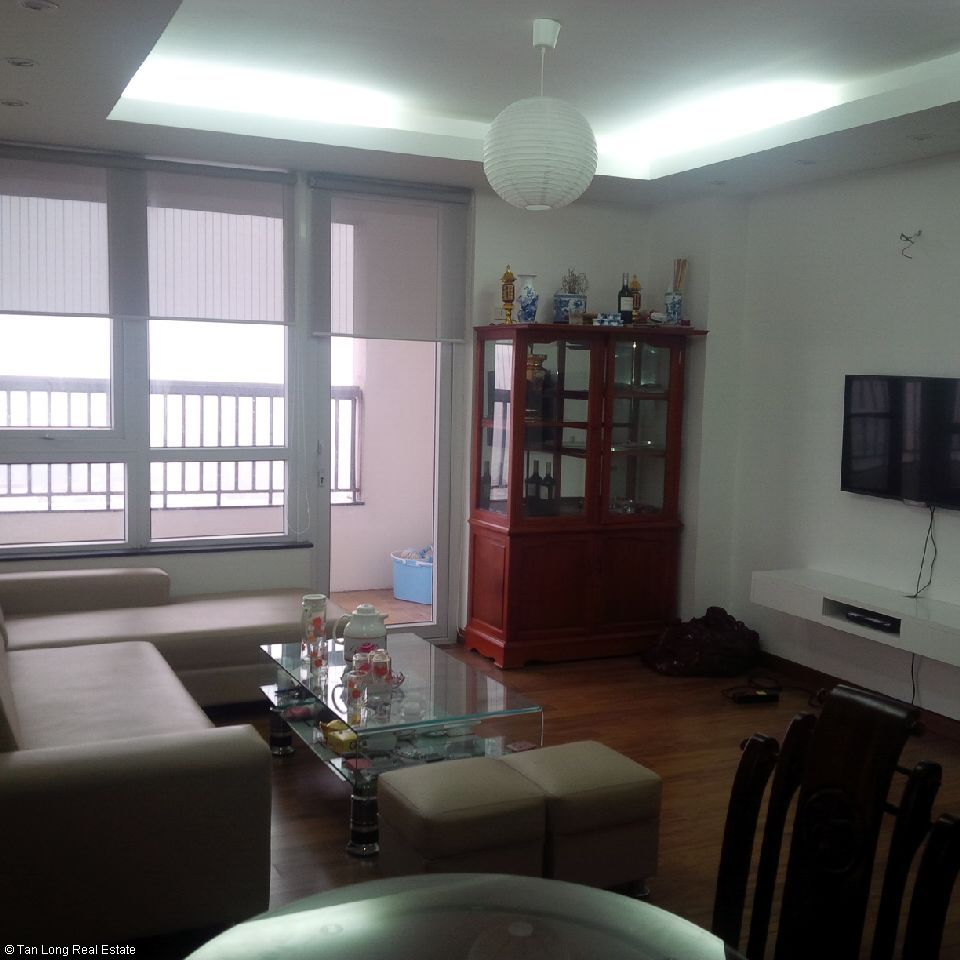 Renting a nice 2 bedroom apartment with full furniture at N07 building, Dich Vong, Cau Giay district. 1
