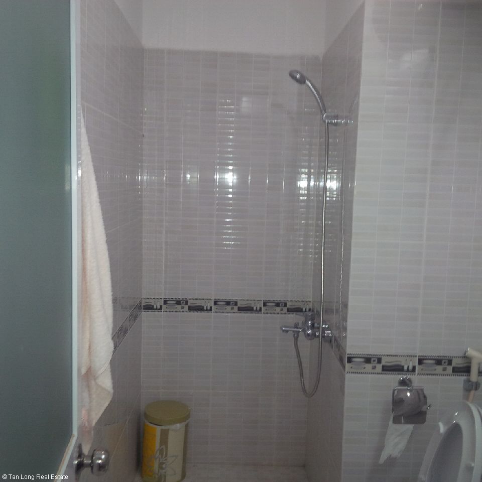 Renting a nice 2 bedroom apartment with full furniture at N07 building, Dich Vong, Cau Giay district. 8