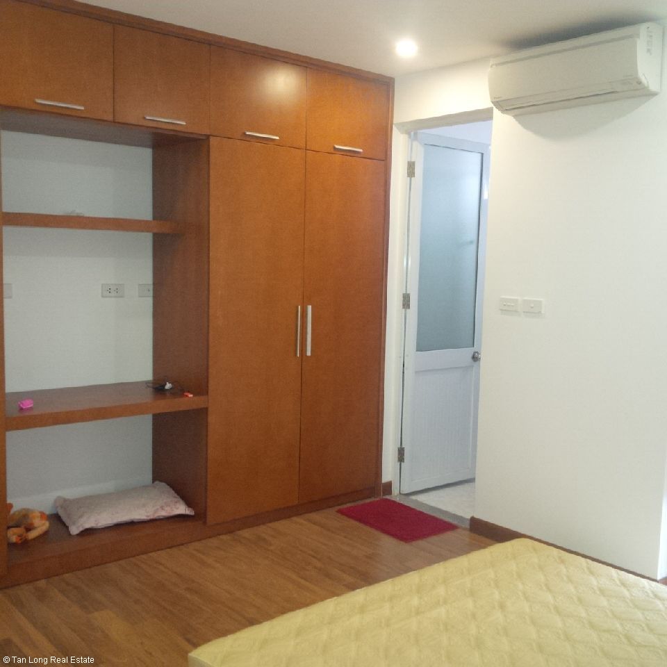 Renting a nice 2 bedroom apartment with full furniture at N07 building, Dich Vong, Cau Giay district. 9