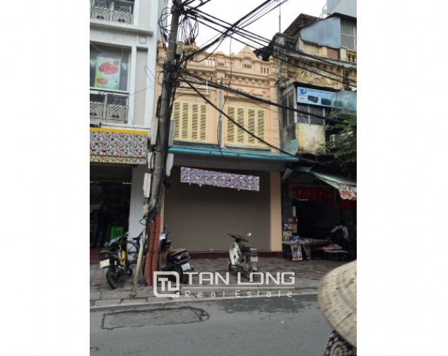 Renting shop in Cua Nam Street, Hoan Kiem District 1