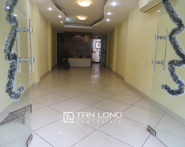 Road-front 3 storey house for rent in Ho Xuan Huong, Hai Ba Trung, Hanoi 4